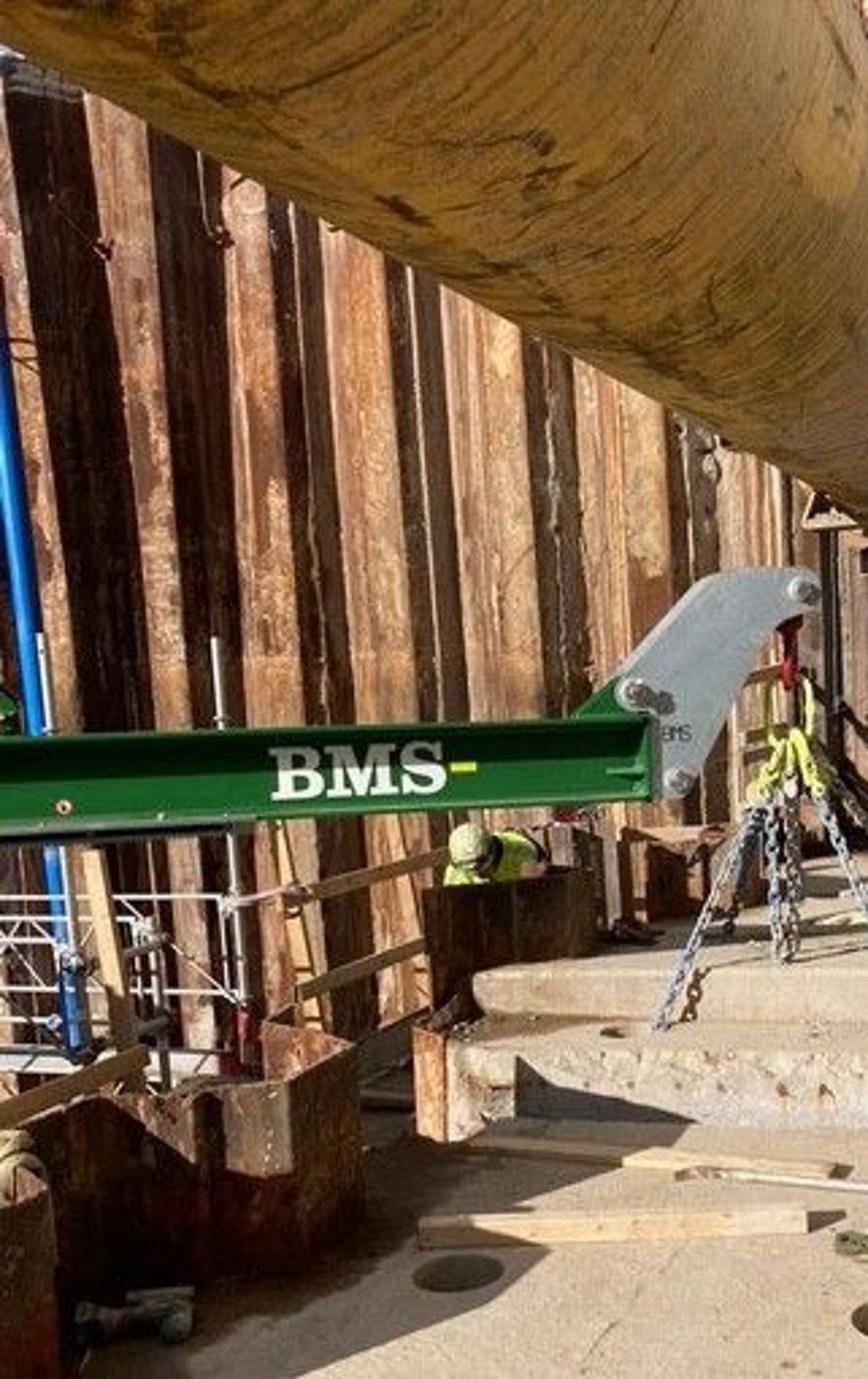 BMS balanceåg ført ind under afstivningsrøret ved spunsvæggen