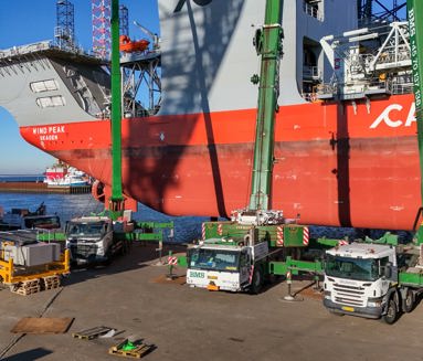 BMS assisterer ved løfteopgave på WIND PEAK i Esbjerg Havn