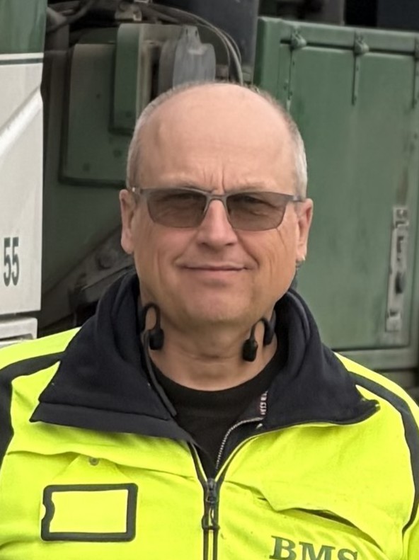 Jørn Strange Rasmussen, kranfører og frivillig brandmand